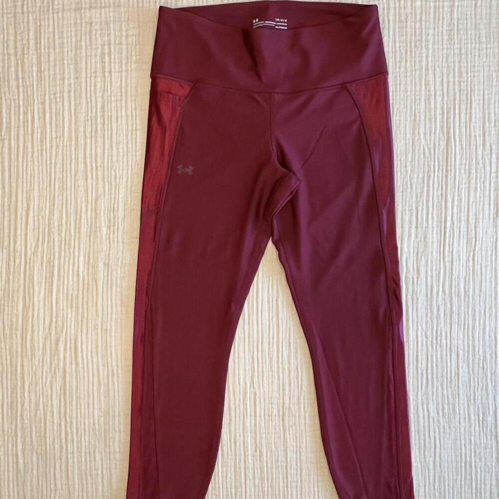Women’s Under Armour burgundy maroon HeatGear high rise ankle leggings